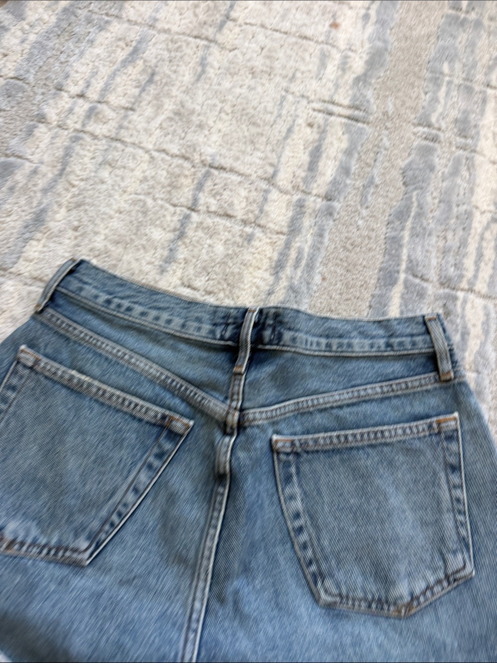 AGOLDE Parker Classic High-Rise Frayed Hem Denim Shorts - Blue - Picture 3 of 3